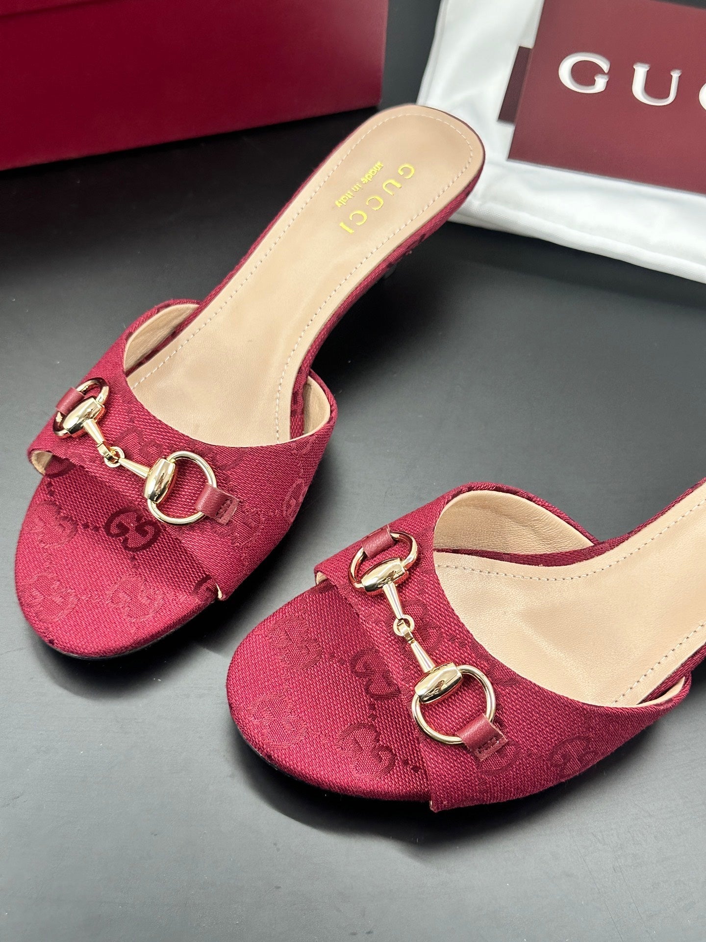 GUCCI 26S HIGH-HEELED SANDALS 50 MM IN RED CANVAS