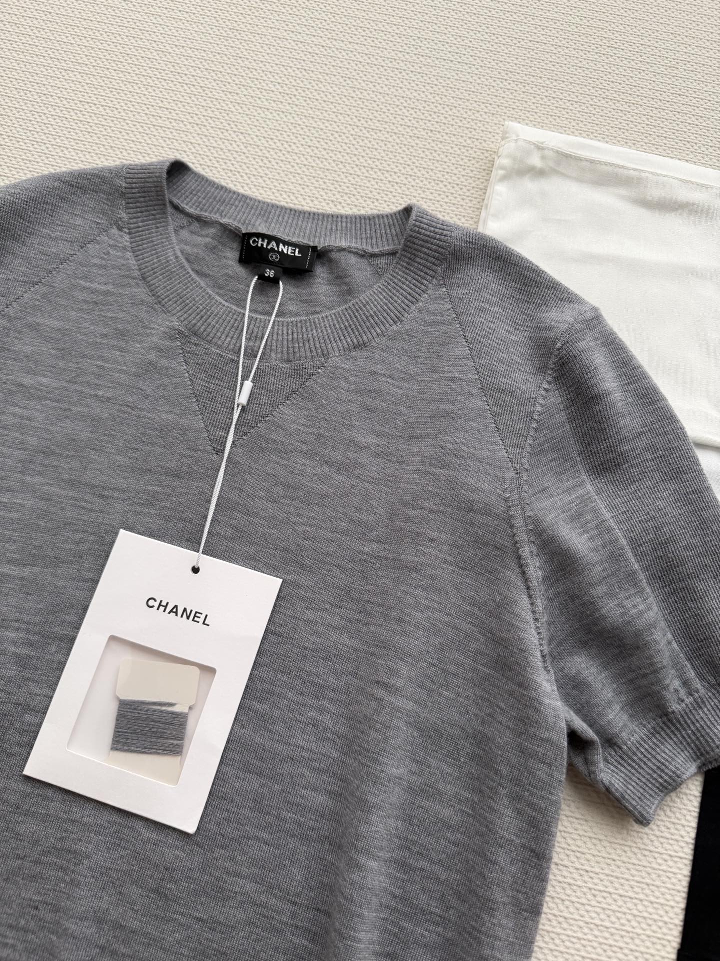 CHANEL 26S SHORT-SLEEVE KNIT TOP 917