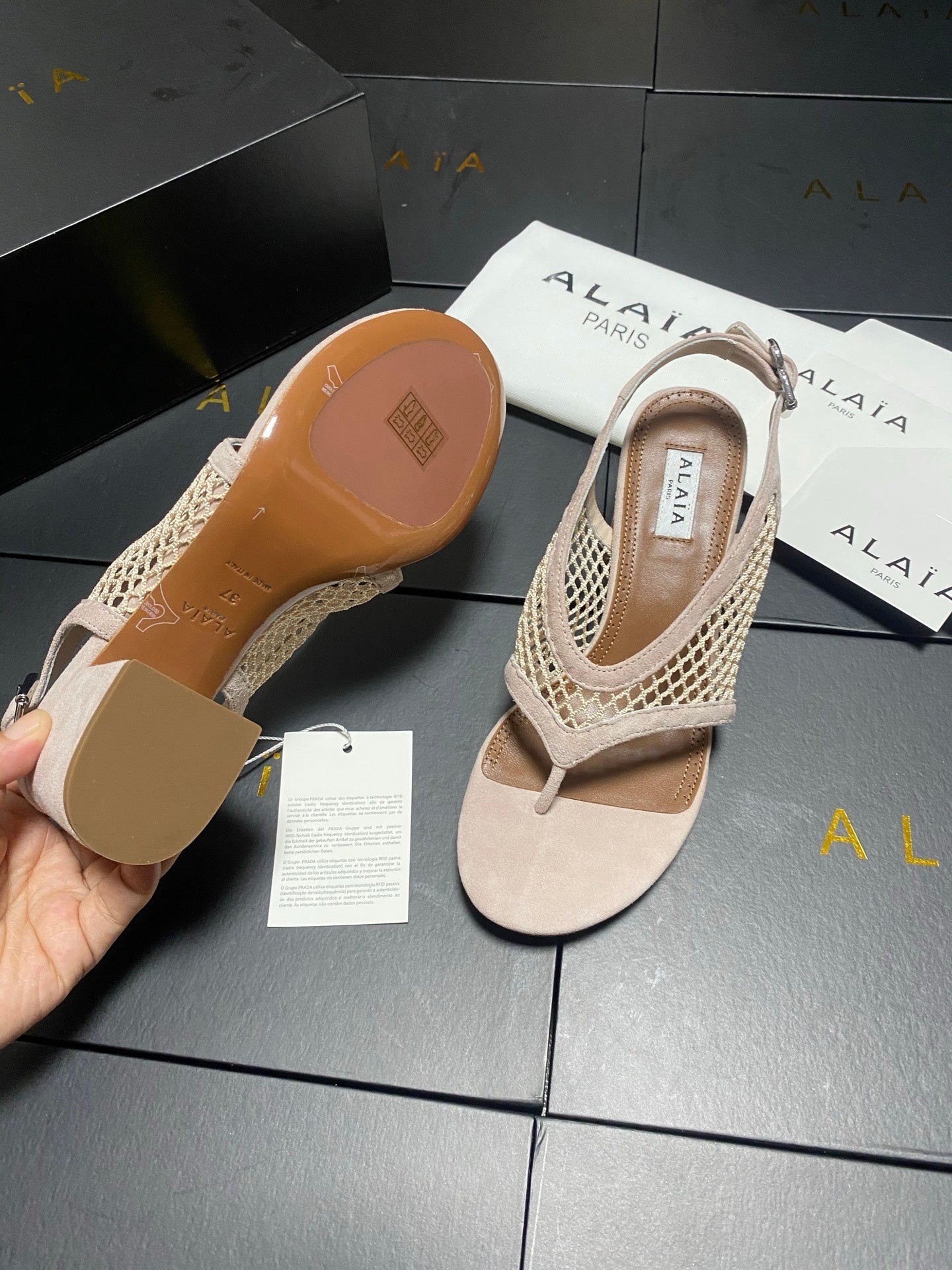 ALAIA 26S MESH THONG HEELS 55 MM IN BEIGE SUEDE
