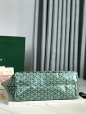 SAINT LOUIS PM 34 IN GREEN GOYARDINE CANVAS AND CALFSKIN