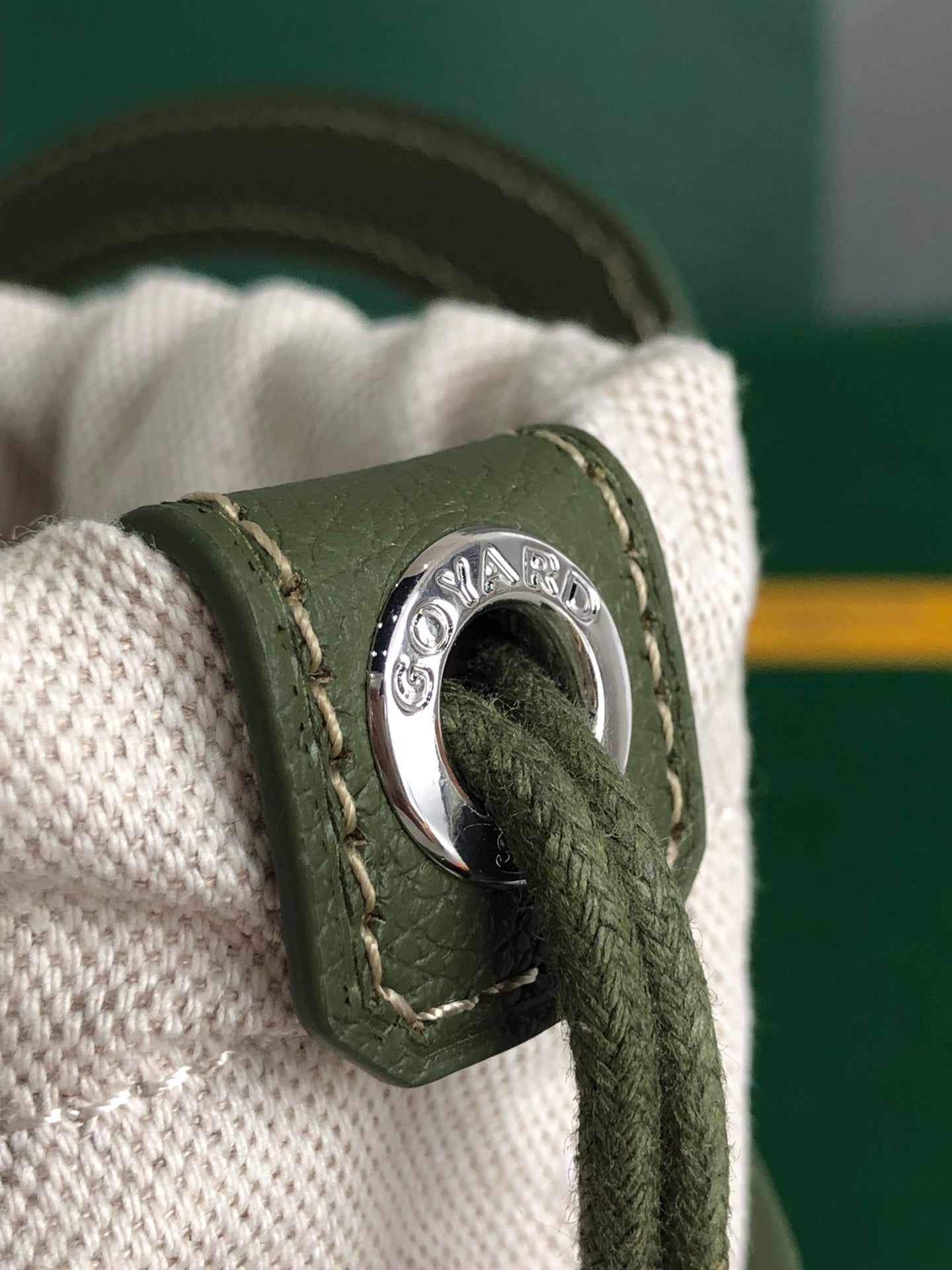 GOYA 26S BELUGA MINI BAG 23MM IN DARK OLIVE GREEN GOYARDINE CANVAS AND CALFSKIN