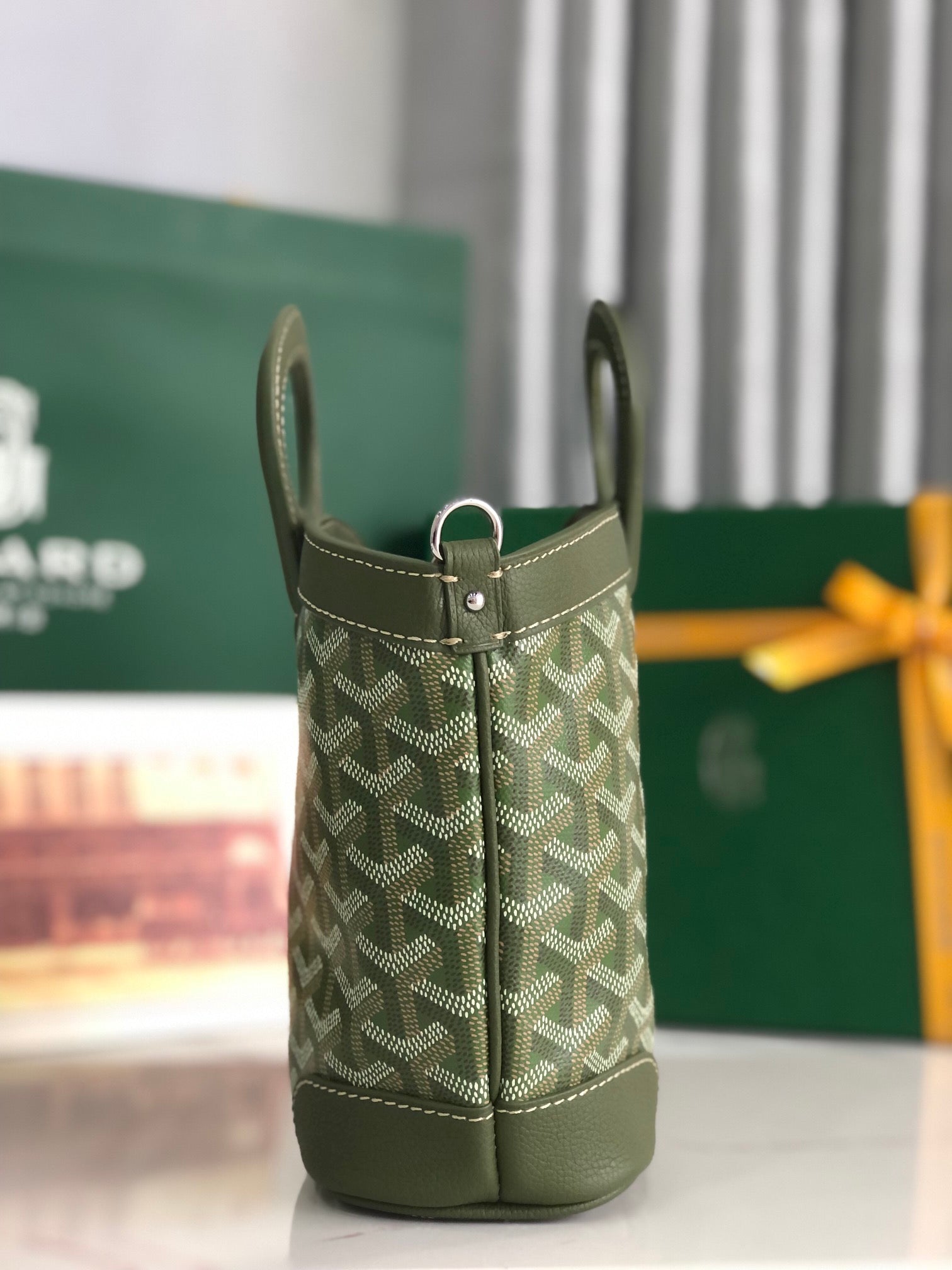 GOYA 26S BELUGA MINI BAG 23MM IN DARK OLIVE GREEN GOYARDINE CANVAS AND CALFSKIN