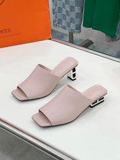 IDOLE SANDAL IN BABY PINK CALFSKIN