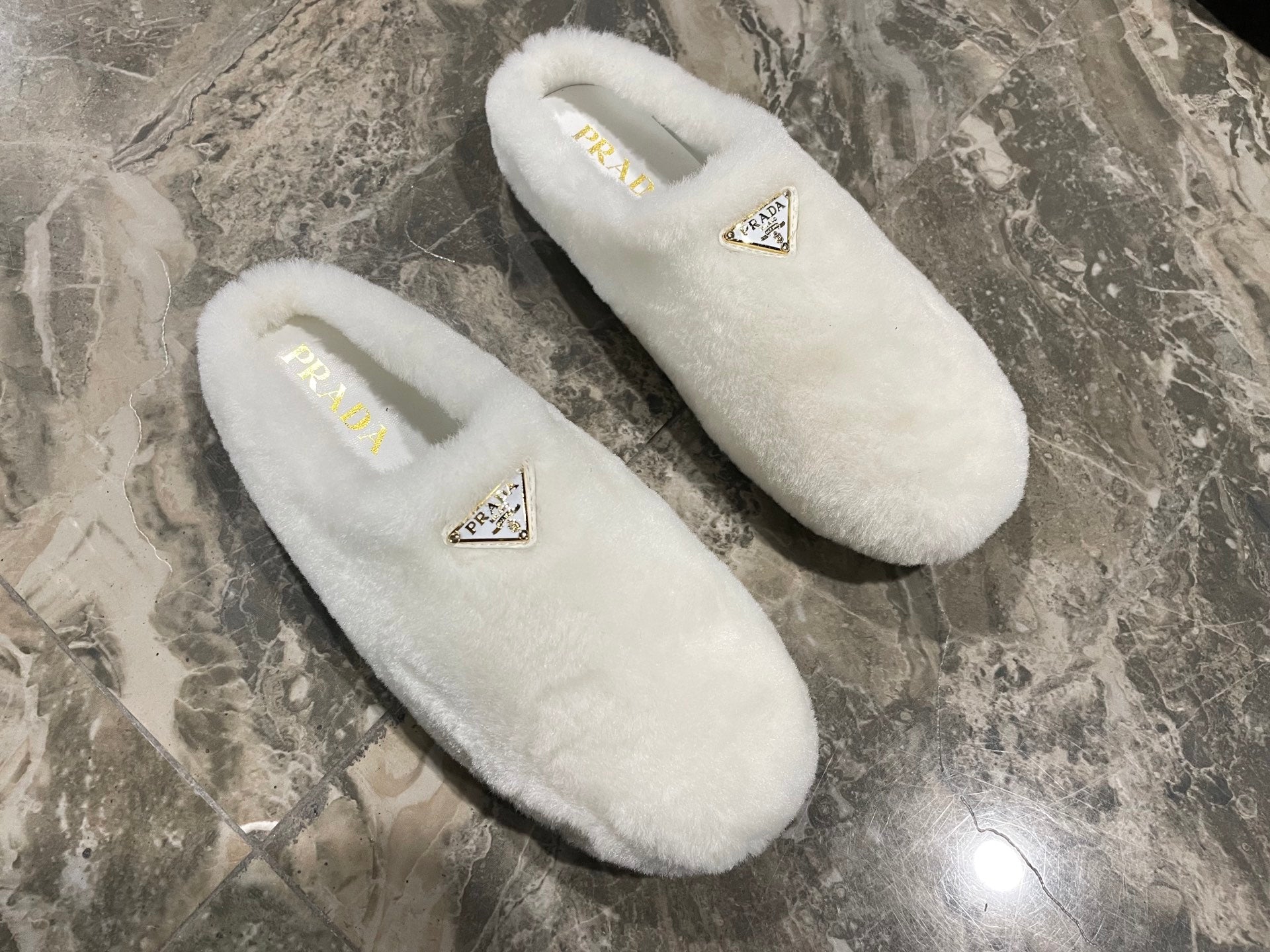 PRADA 26S SLIPPERS IN WHITE WOOL