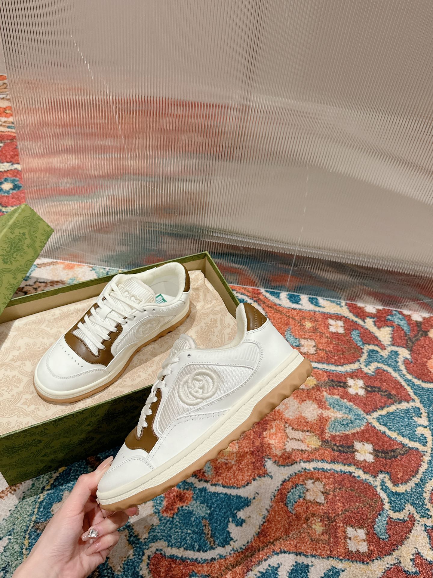 GUCCI 26S SNEAKERS IN WHITE MIX BROWN CALFSKIN