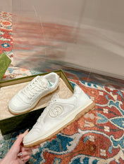 GUCCI 26S SNEAKERS IN WHITE CALFSKIN WITH LOGO
