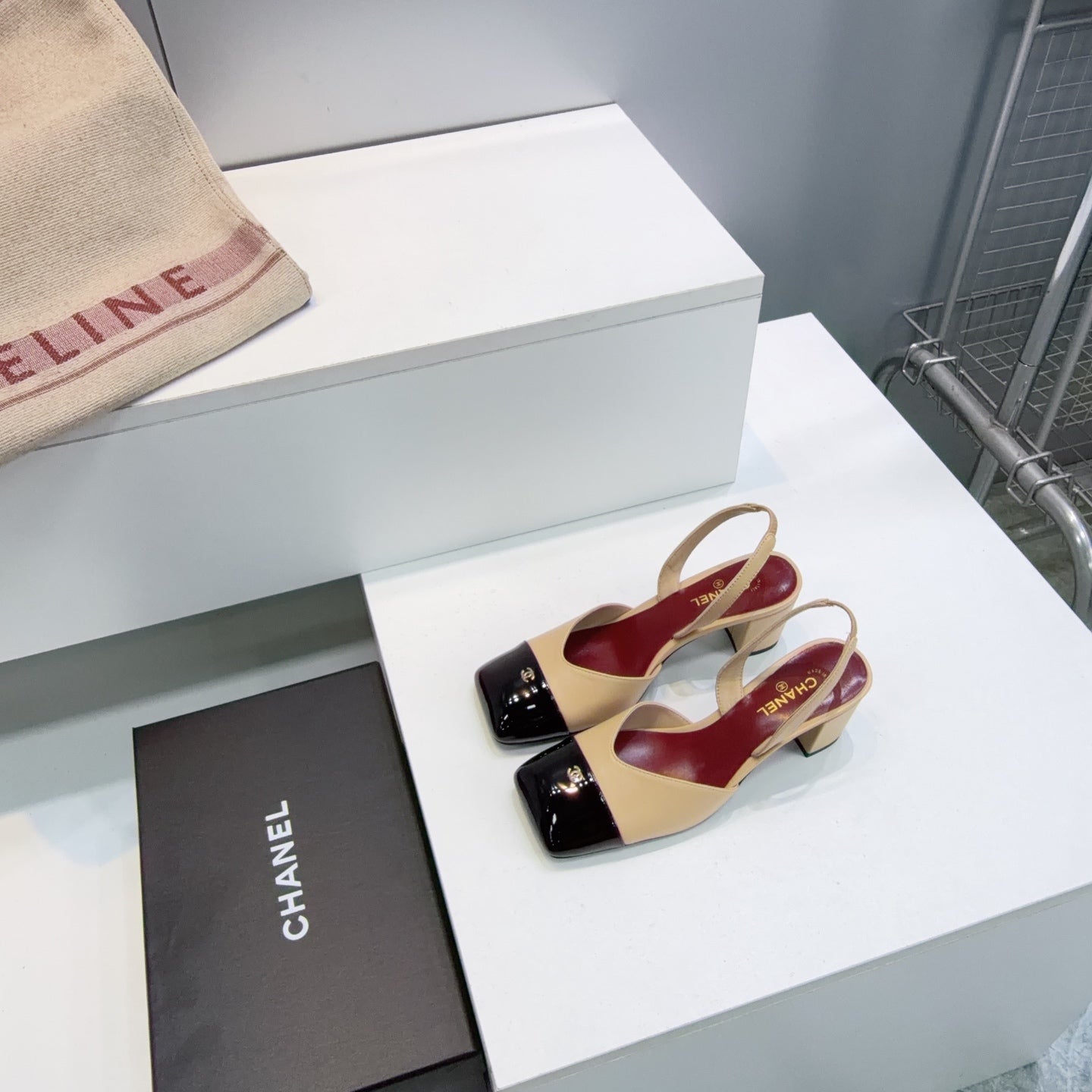 CHANEL 26S SLINGBACK 55 MM IN BEIGE LAMBSKIN WITH BLACK CAP TOE