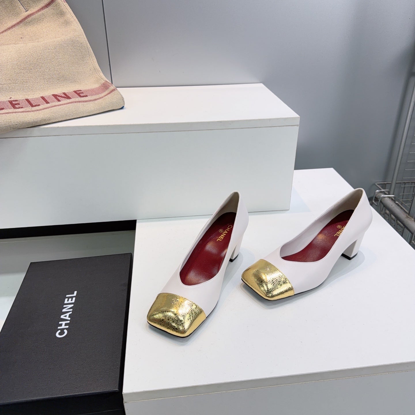 CHANEL 26S SQUARE-TOE HIGH HEELS 55 MM IN WHITE LAMBSKIN WITH GOLD CAP TOE