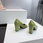 CHANEL 26S SQUARE-TOE HIGH HEELS 95 MM IN GREEN LAMBSKIN WITH WHITE CAP TOE