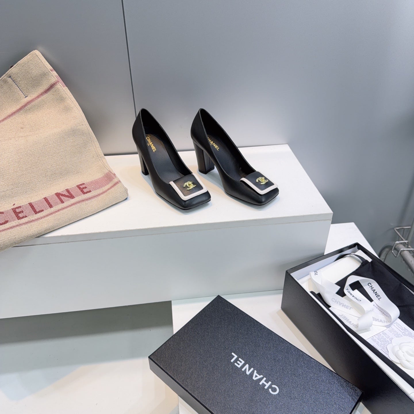 CHANEL 26S SQUARE-TOE HIGH HEELS 95 MM IN BLACK WITH WHITE TRIM LAMBSKIN