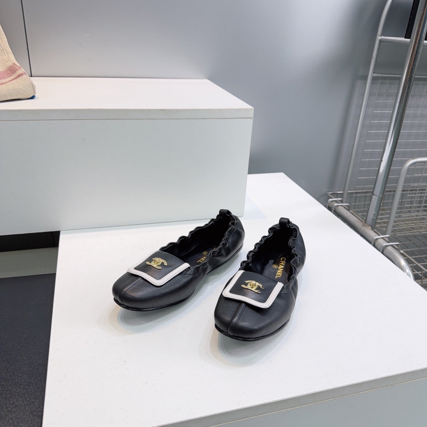 CHANEL 26S BALLERINA FLATS IN BLACK WITH WHITE TRIM LAMBSKIN