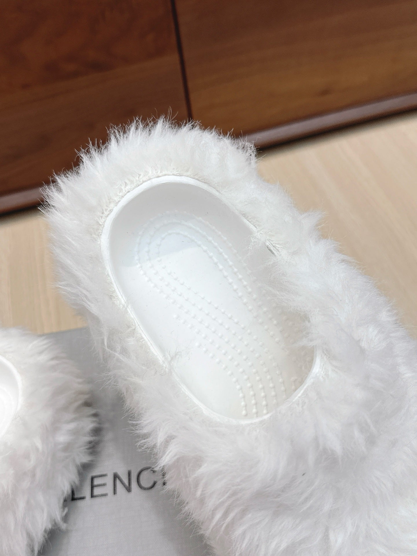 BALENCIAGA 25S MULES IN WHITE FAUX FUR