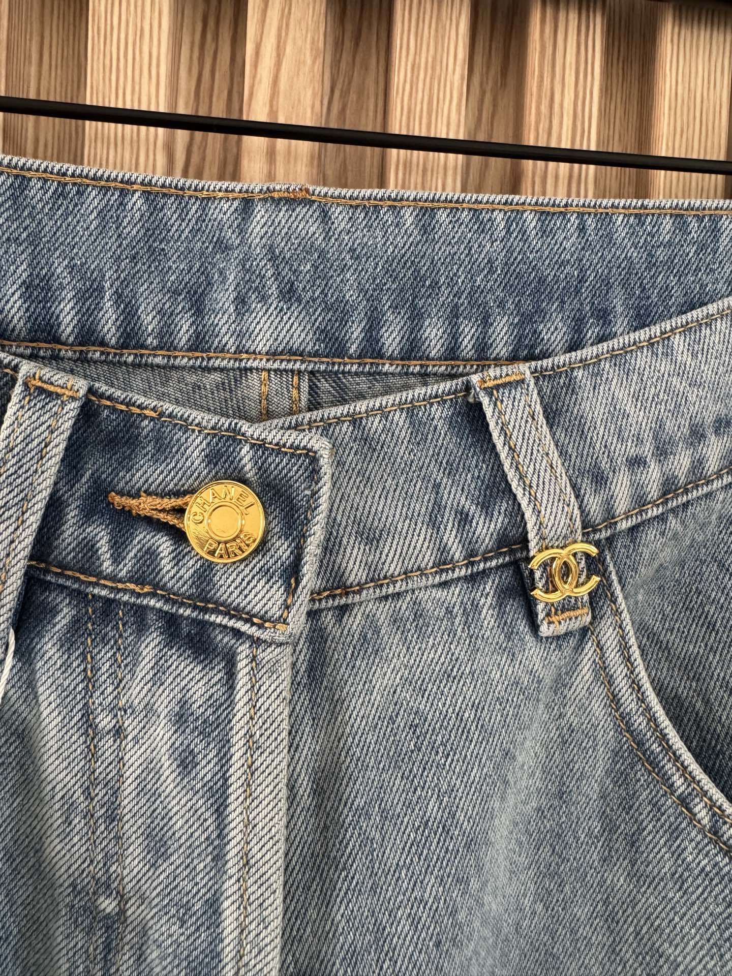 CHANEL 26S STRAIGHT-LEG JEANS 1393