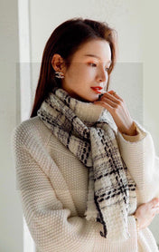 CHANEL 25S SCARF 185 IN CASHMERE 730559