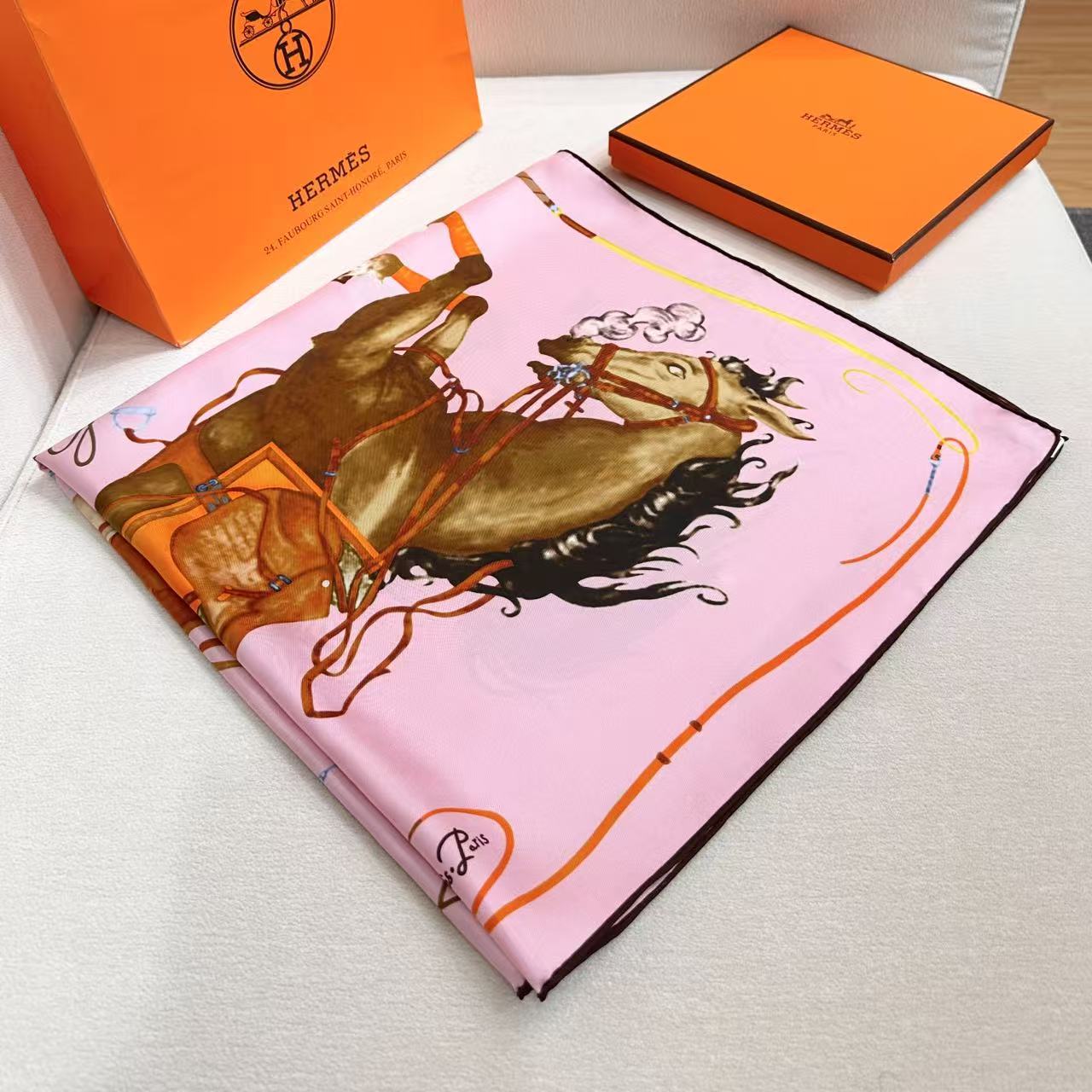HERMES 26S SCARF 90 IN SILK 303191