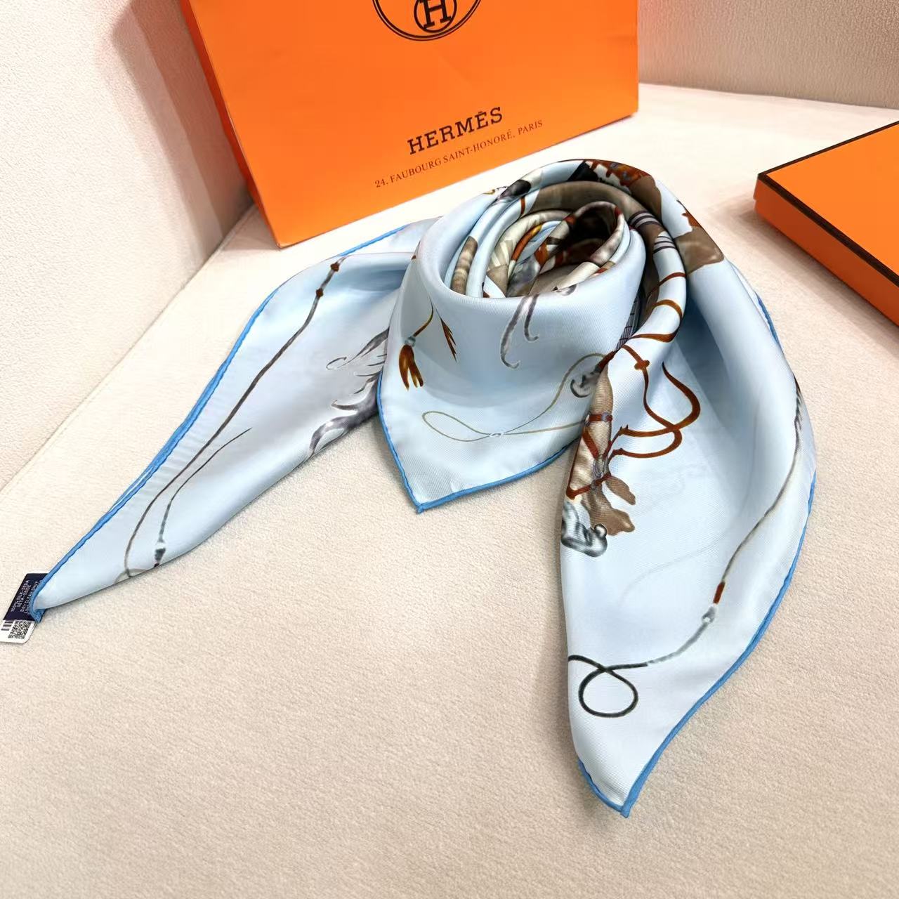 HERMES 26S SCARF 90 IN SILK 303194