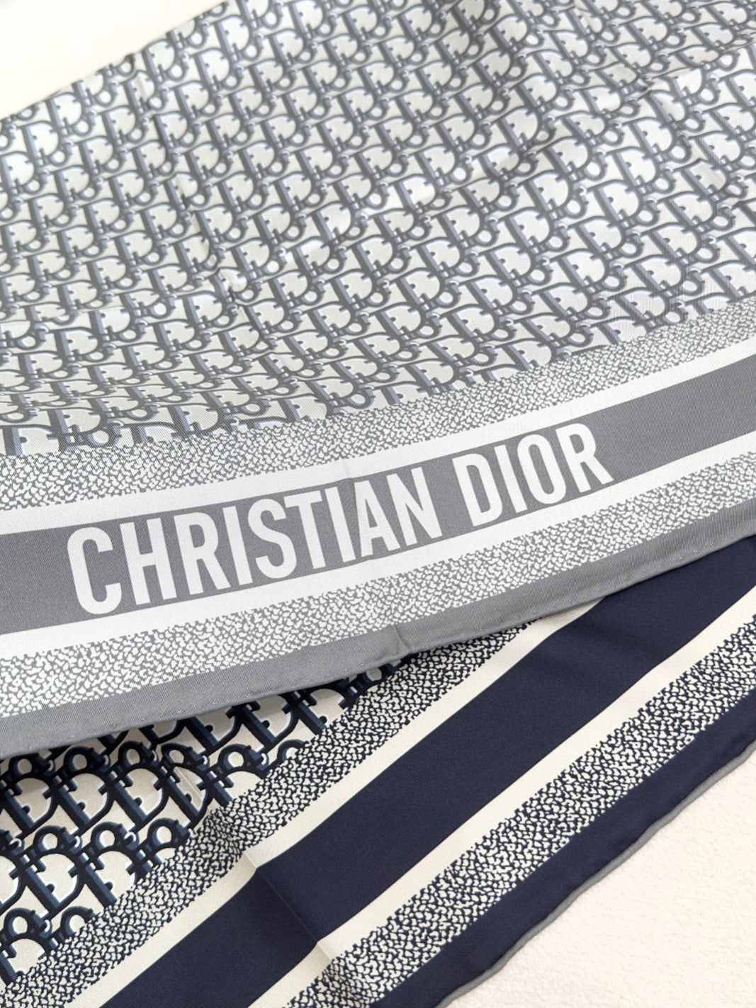 DIOR 26S SCARF 90 IN SILK 509171