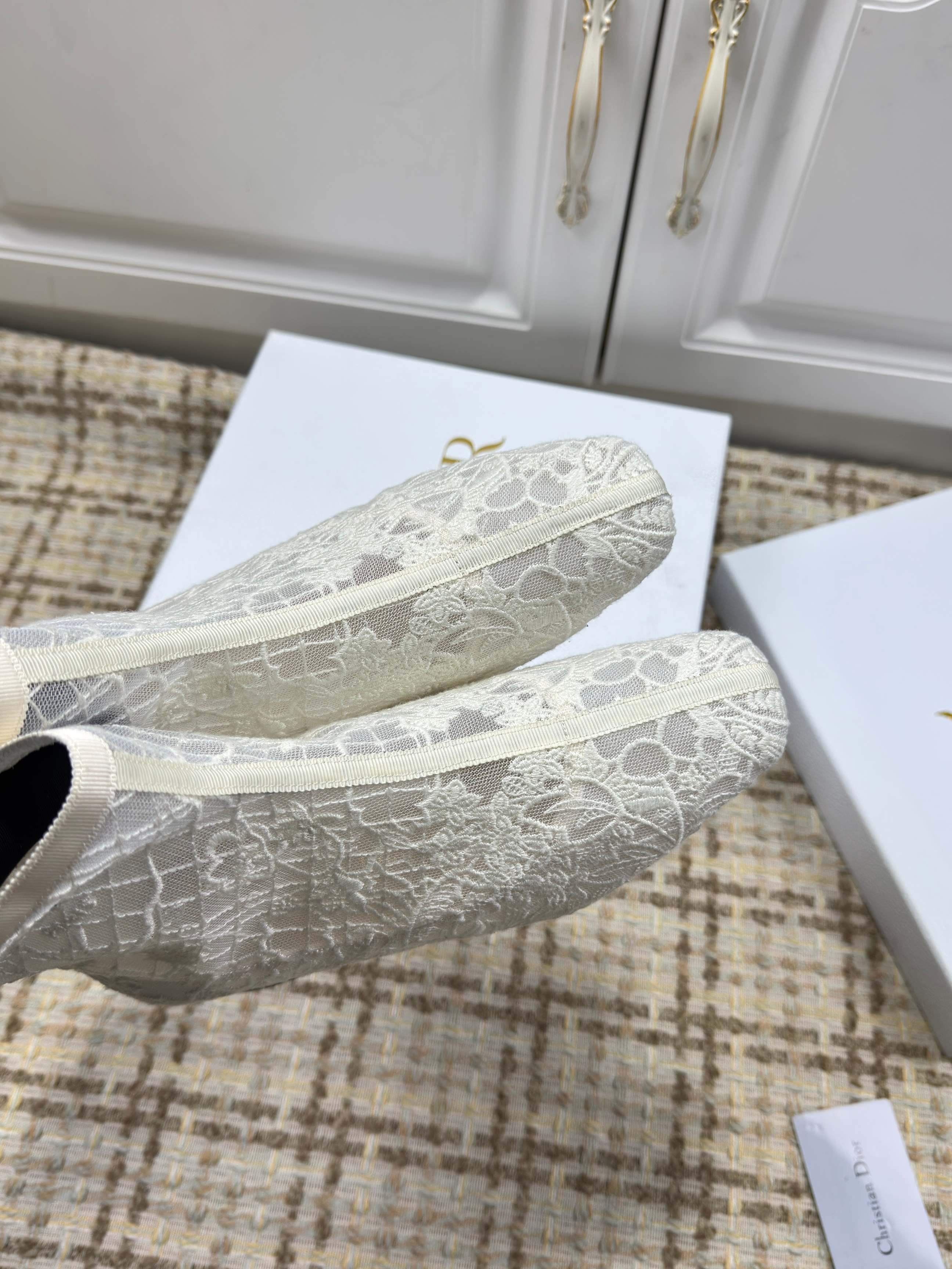 DIOR 26S ANKLE BOOTS 35MM IN WHITE FLORAL LACE MESH BLOCK HEEL