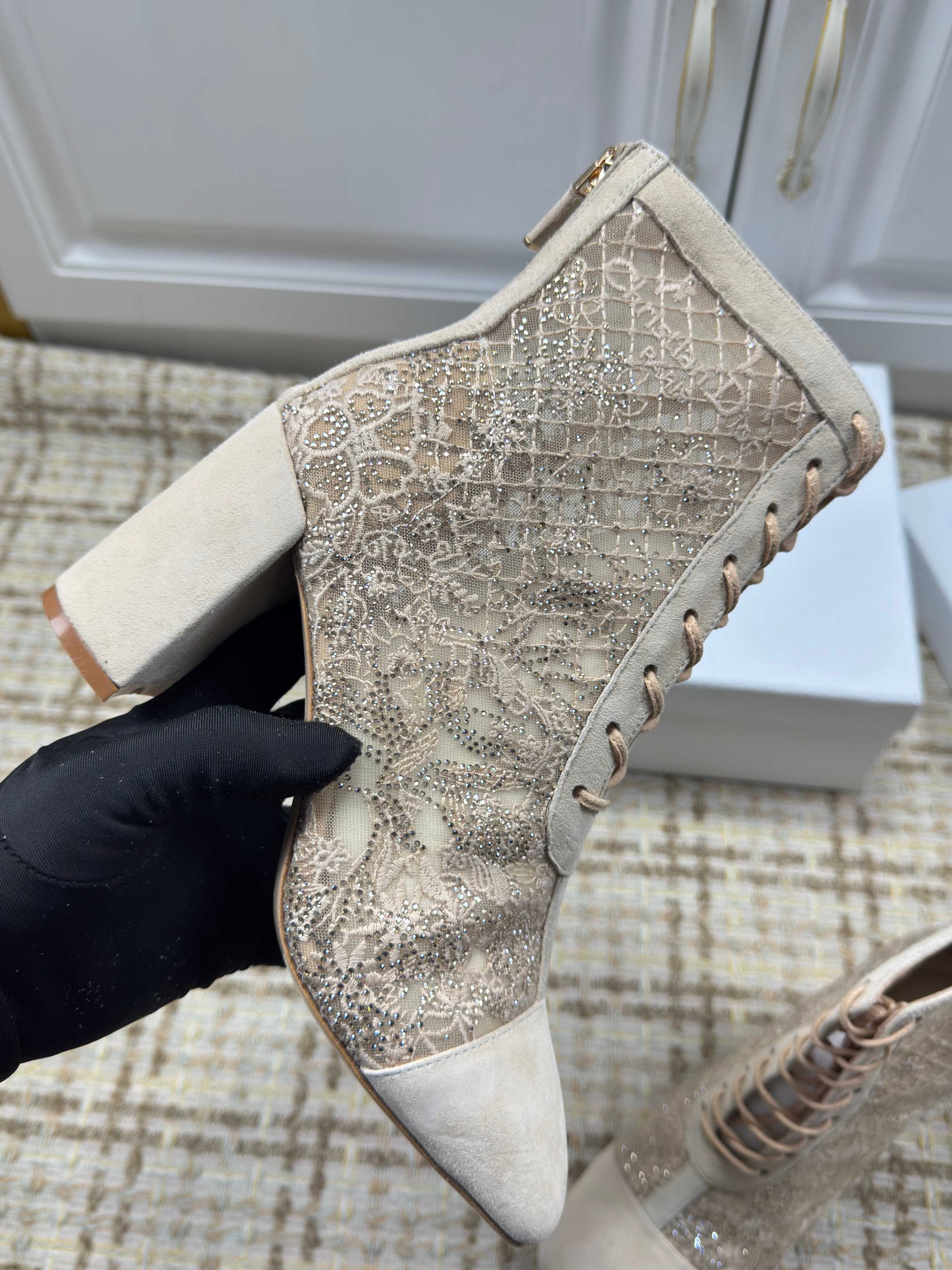DIOR 26S LACE UP ANKLE BOOTS 35MM IN BEIGE LACE SUEDE BLOCK HEEL