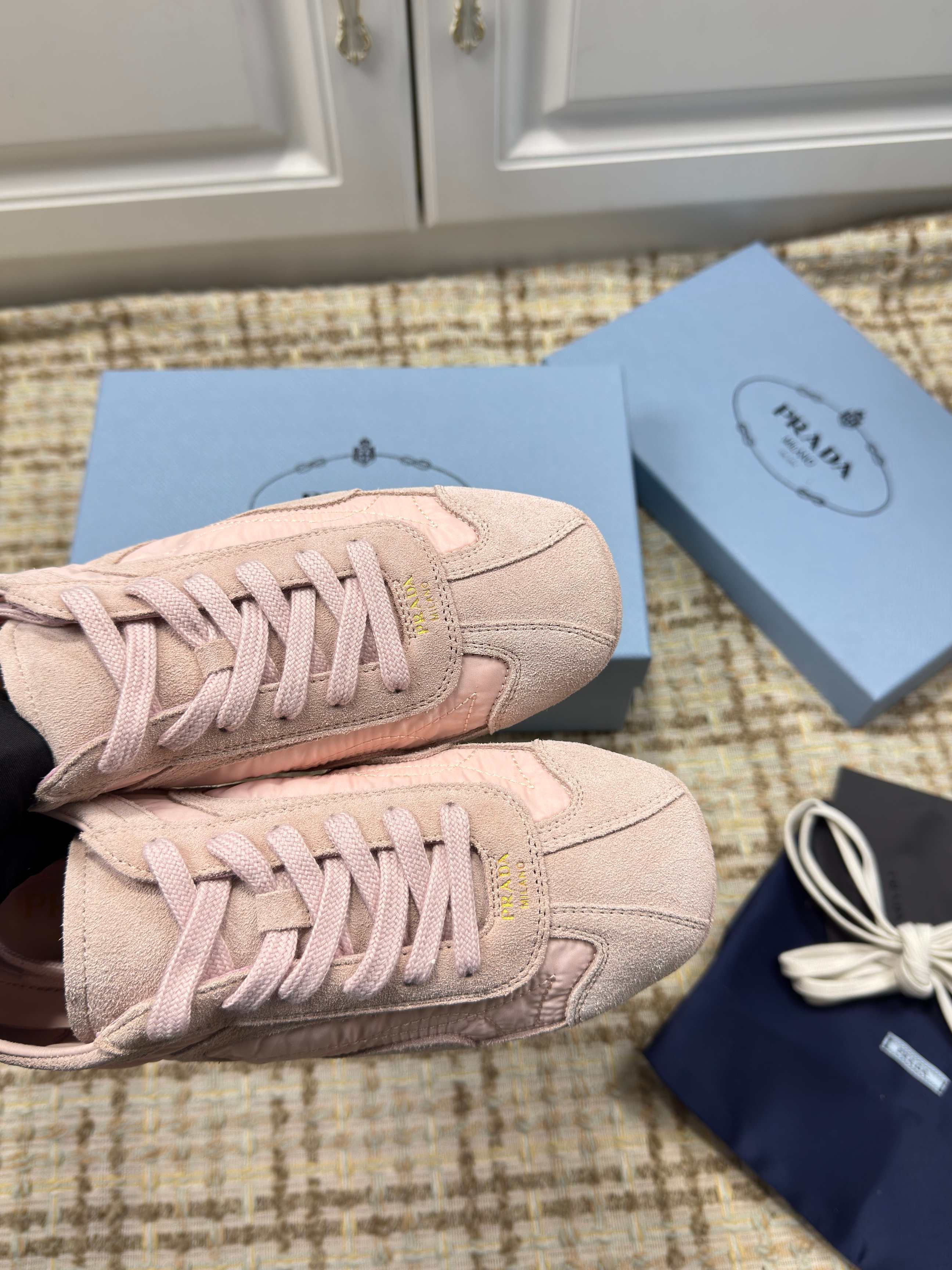 PRADA 26S LOW TOP SNEAKERS IN PINK NYLON AND SUEDE