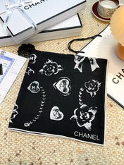 CHANEL 25S SCARF 140 CM IN CASHMERE SILK 943924