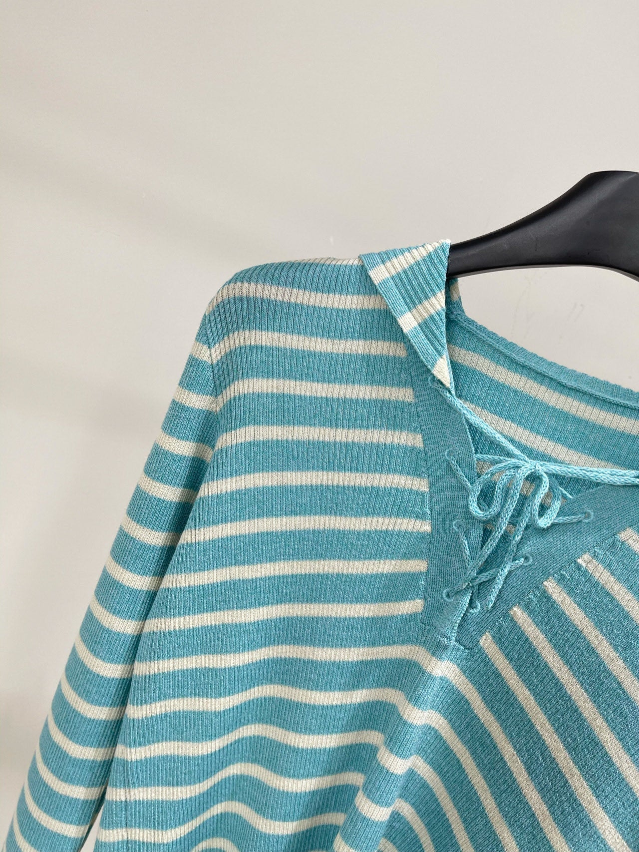 DIOR LONG-SLEEVE SWEATER WITH NAVY STRIPED COLLAR 275933