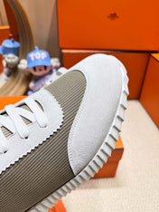 BOUNCING SNEAKER IN PALE GRAY SUEDE AND WOOD BROWN KNIT