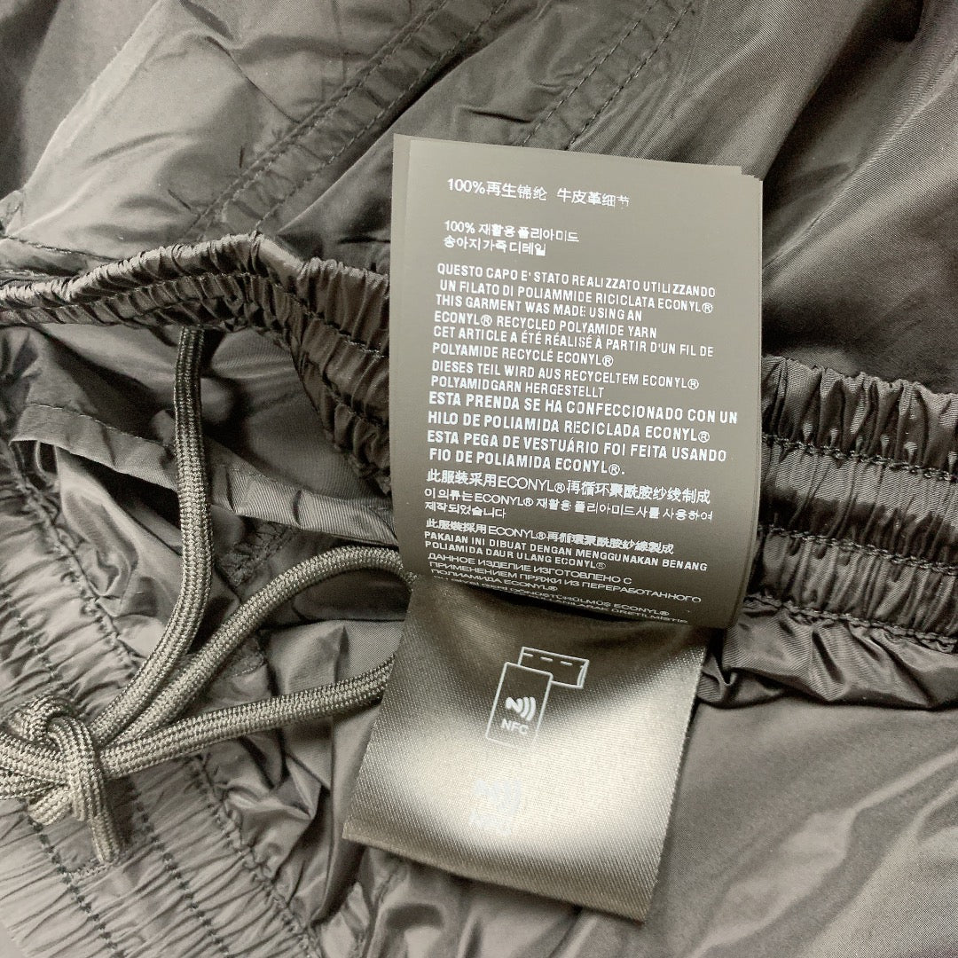 PRADA LOGO SHORTS 268050