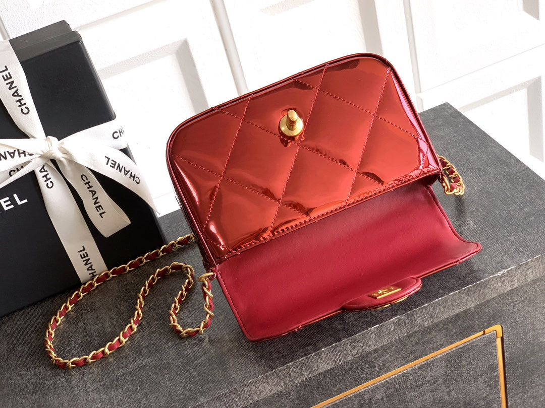 CHANEL 26S TOP HANDLE BAG 18 IN METALLIC RED QUILTED PATENT LEATHER