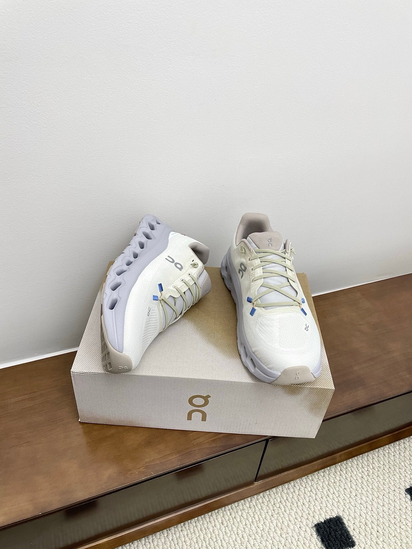 LOEWE 26S CLOUDTILT SNEAKER IN WHITE AND LIGHT GRAY RECYCLED POLYESTER