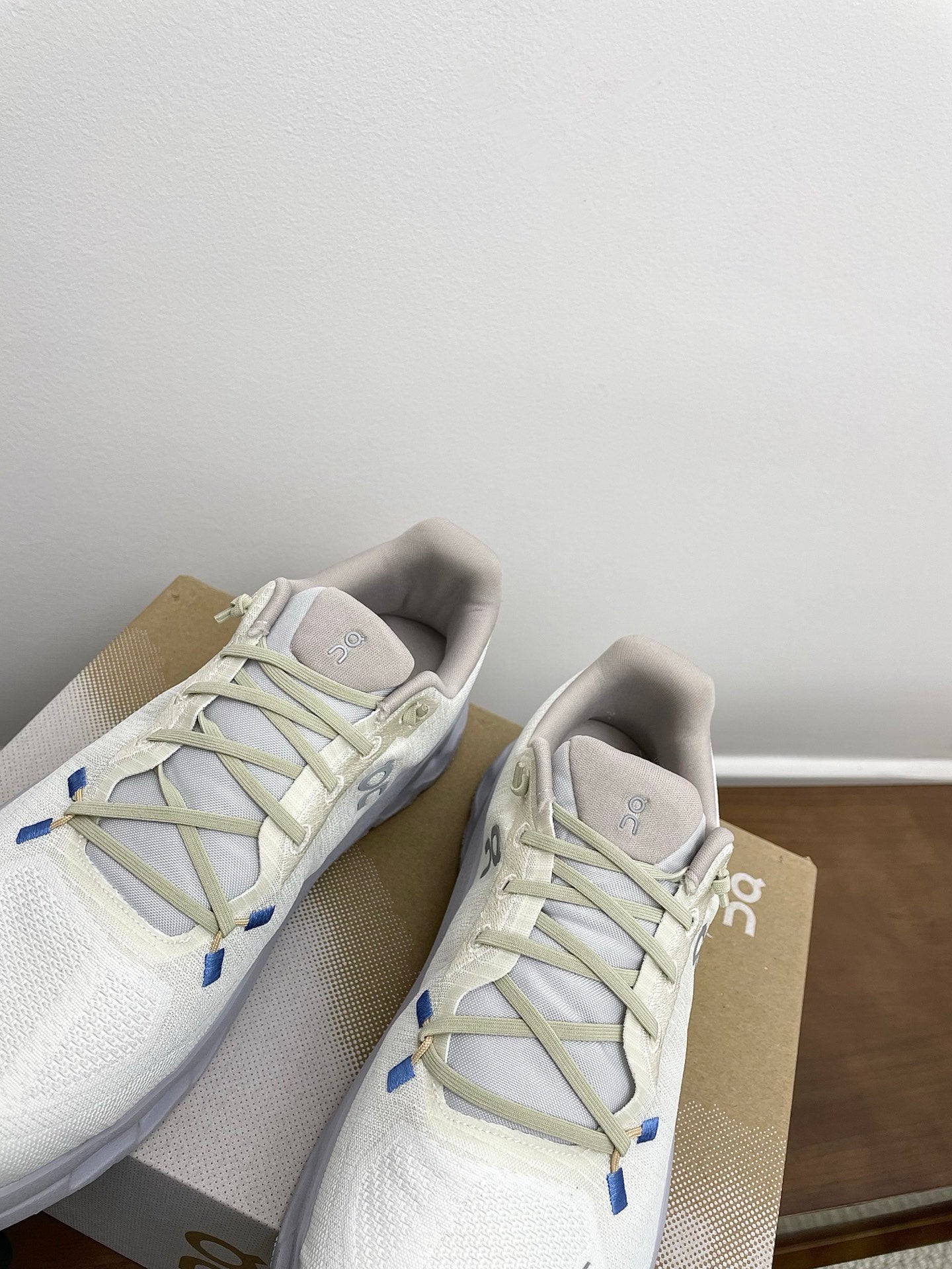 LOEWE 26S CLOUDTILT SNEAKER IN WHITE AND LIGHT GRAY RECYCLED POLYESTER