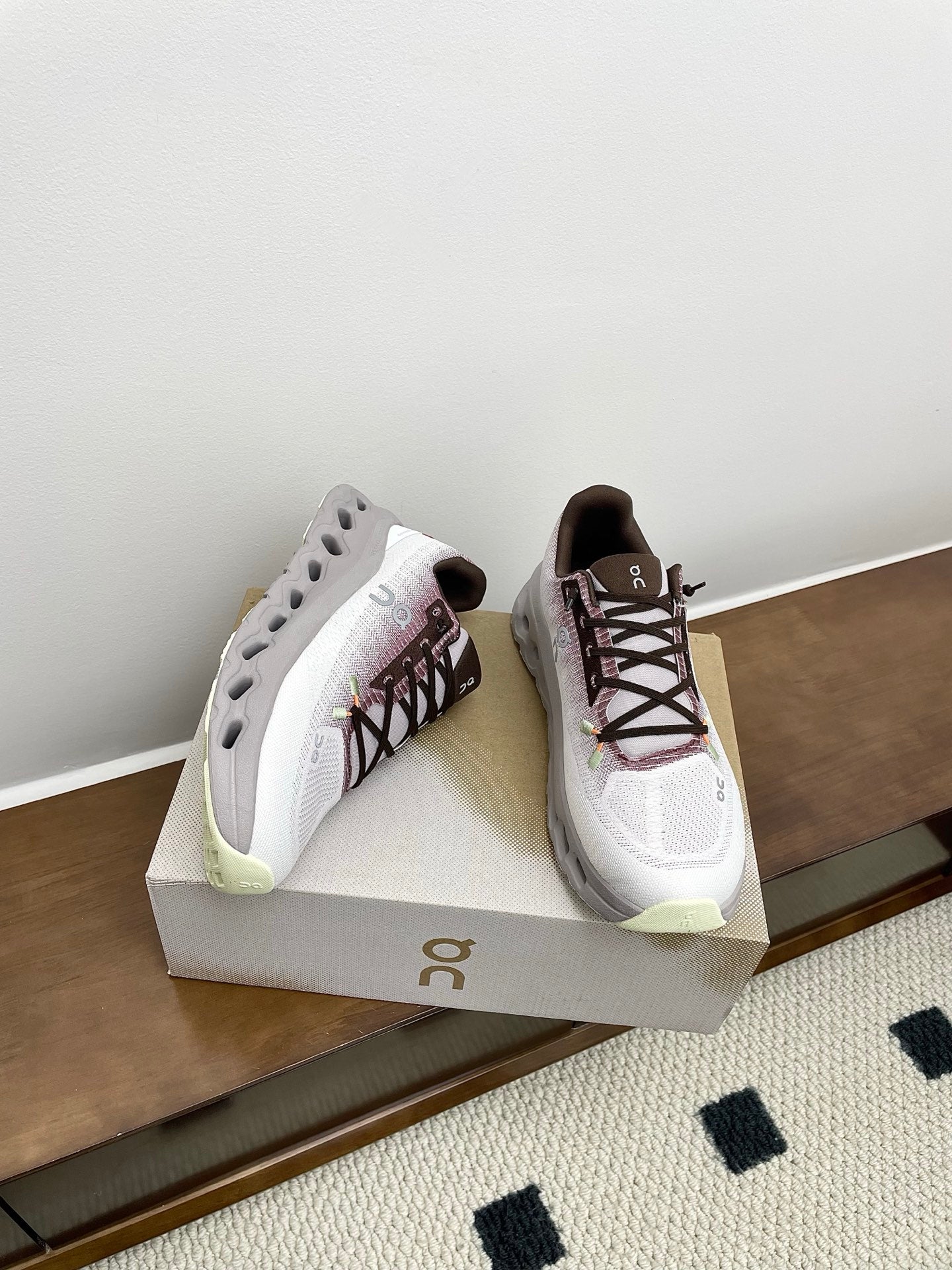 LOEWE 26S CLOUDTILT SNEAKER IN DARK BROWN IVORY RECYCLED POLYESTER