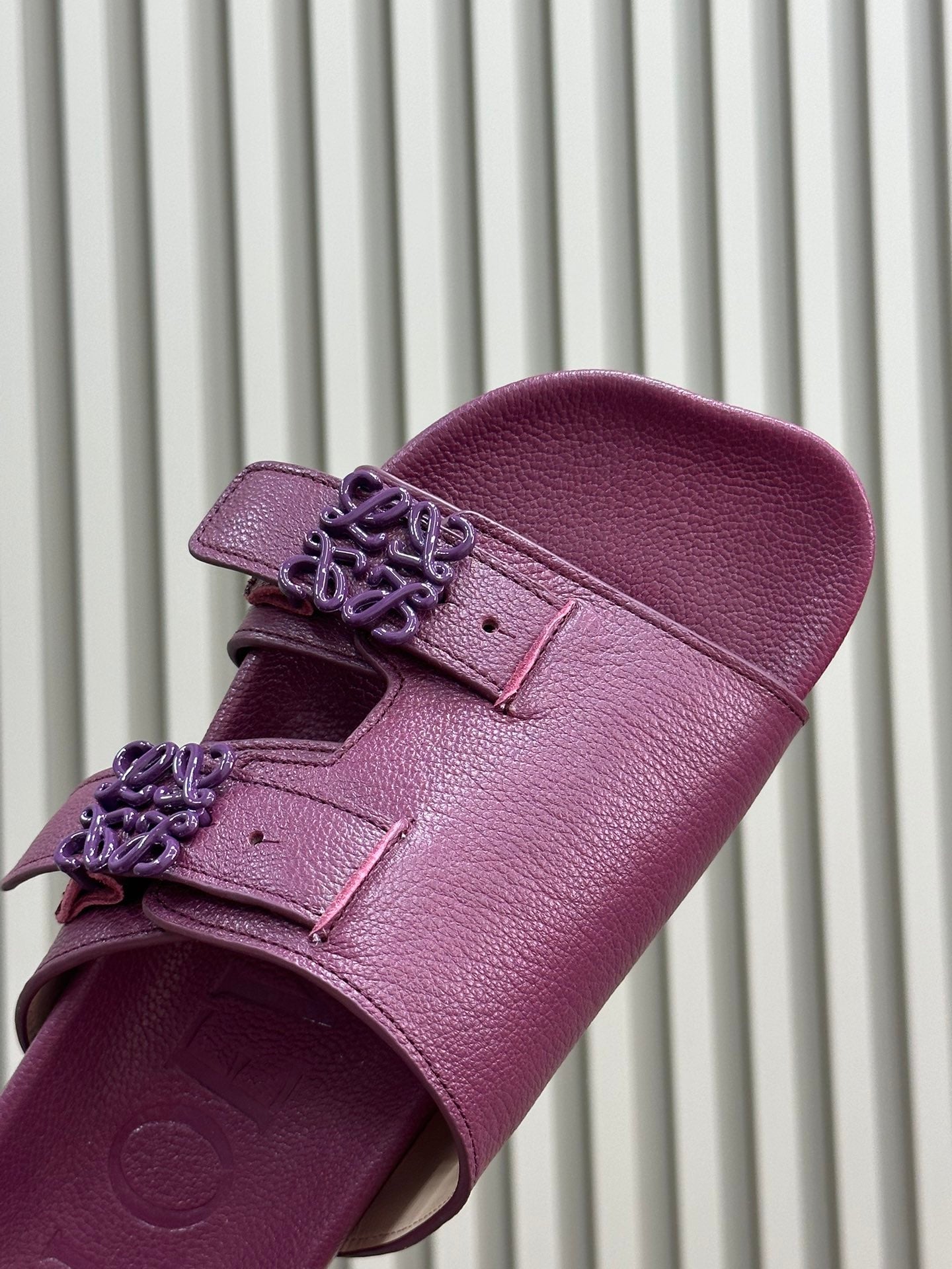 LOEWE 26S EASE SLIDE IN WINE RED CALFSKIN