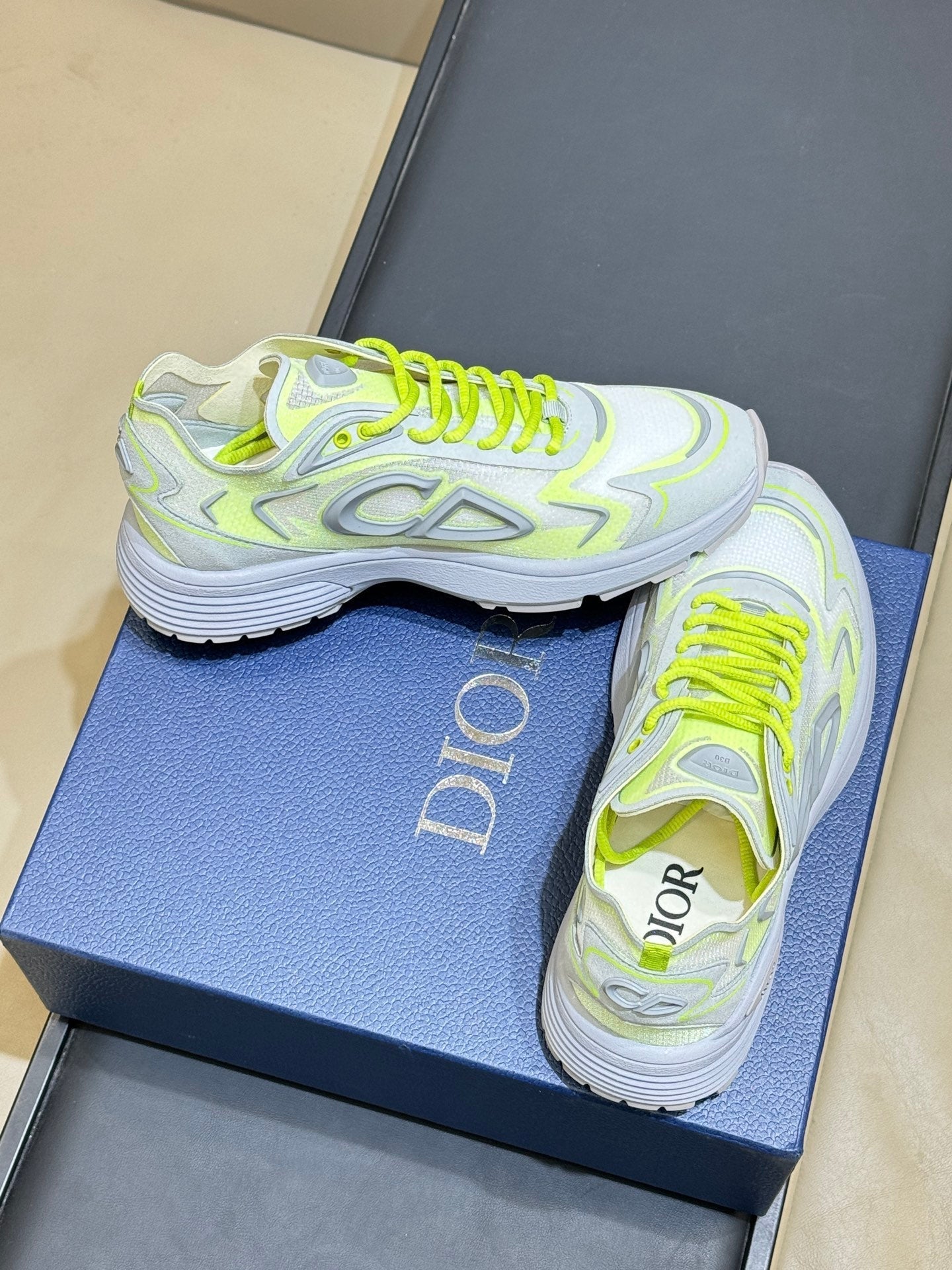 DIOR 26S B30 COUNTDOWN TECH SNEAKER IN GRAY AND GREEN TECHNICAL FABRIC AND SUEDE