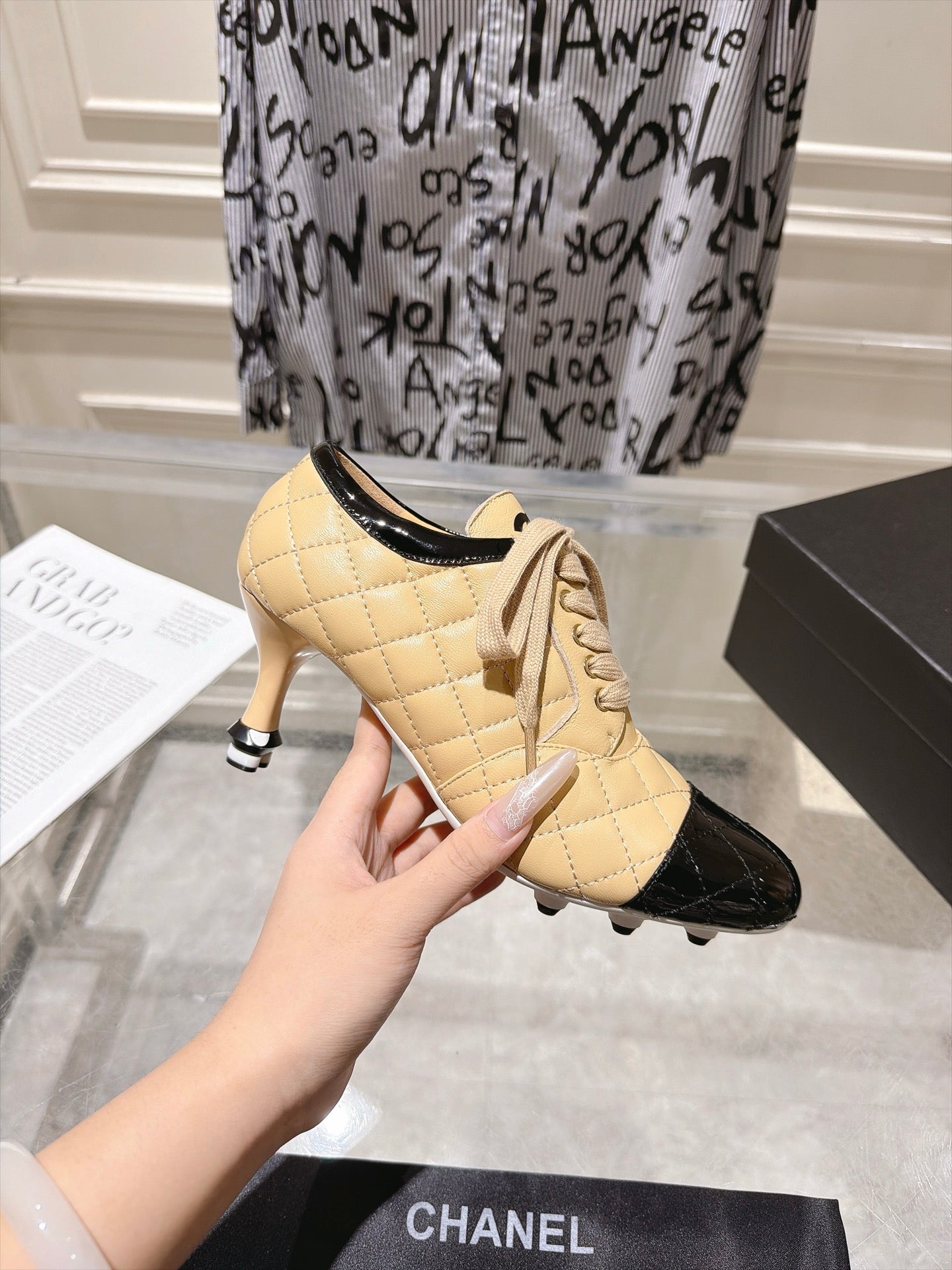 CHANEL 26S HIGH HEEL ANKLE BOOTS 70 MM IN BEIGE LAMBSKIN AND BLACK PATENT CALFSKIN