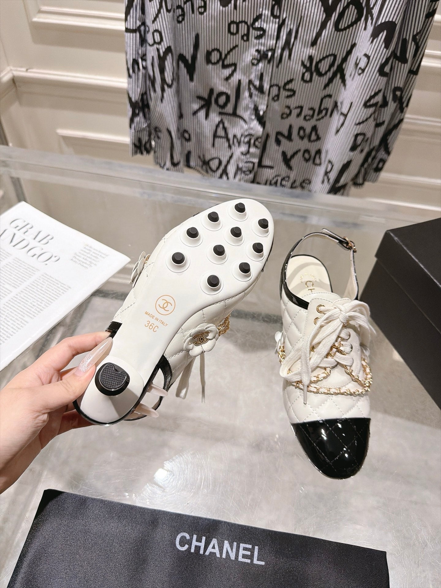 CHANEL 26S SLINGBACK HIGH HEEL SHOES 70 MM IN CREAM WHITE LAMBSKIN AND BLACK PATENT CALFSKIN