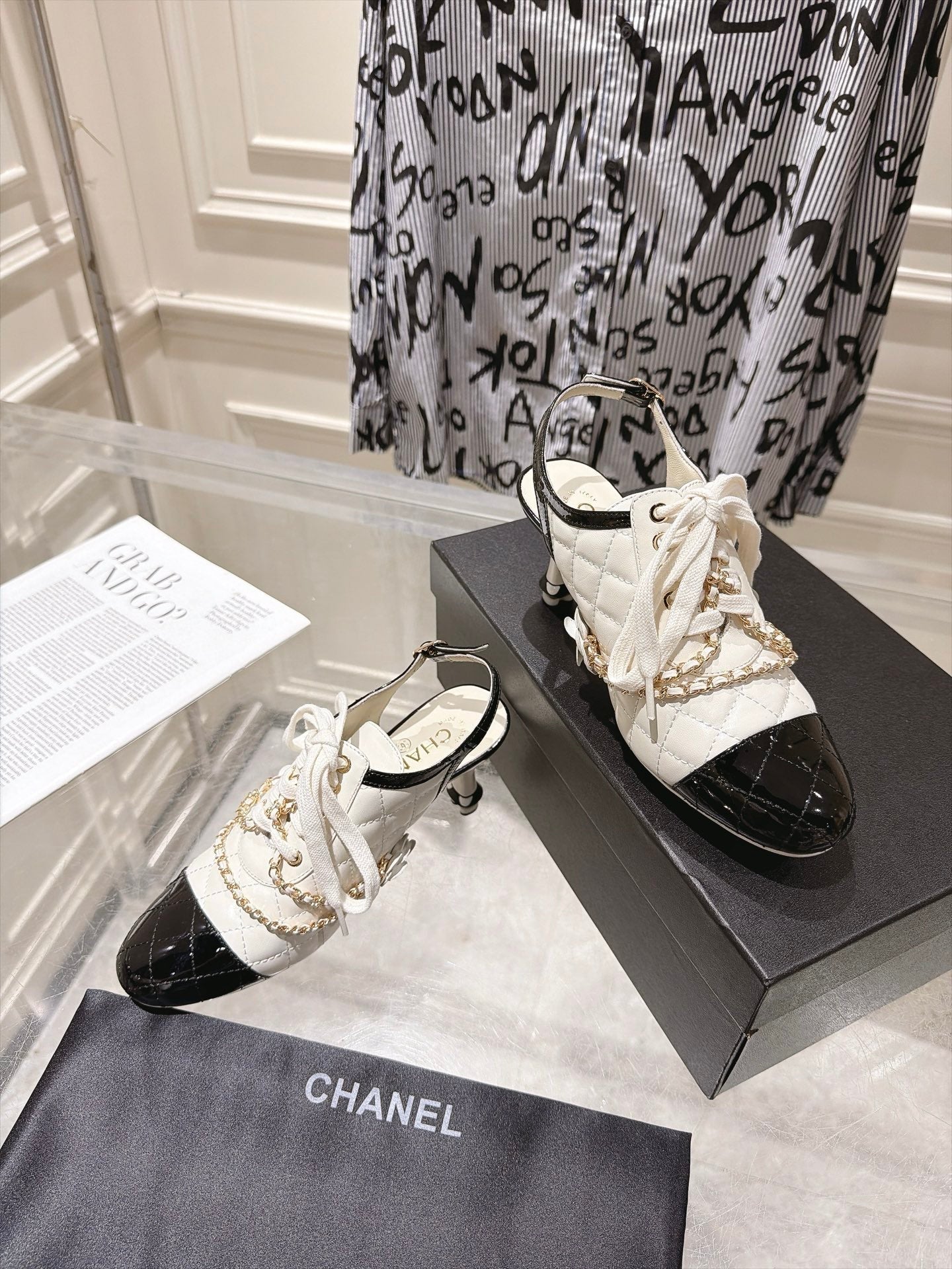 CHANEL 26S SLINGBACK HIGH HEEL SHOES 70 MM IN CREAM WHITE LAMBSKIN AND BLACK PATENT CALFSKIN