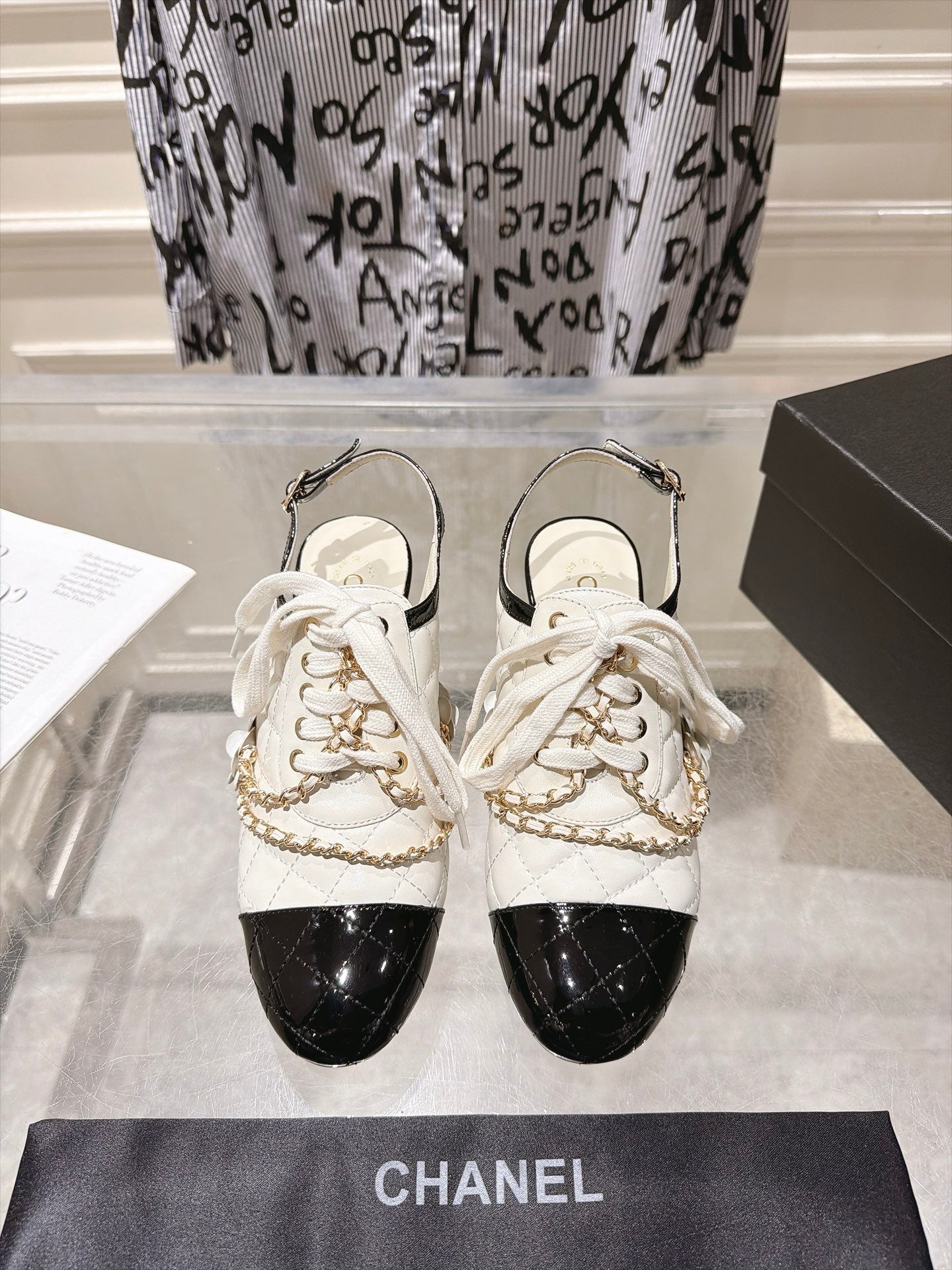 CHANEL 26S SLINGBACK HIGH HEEL SHOES 70 MM IN CREAM WHITE LAMBSKIN AND BLACK PATENT CALFSKIN