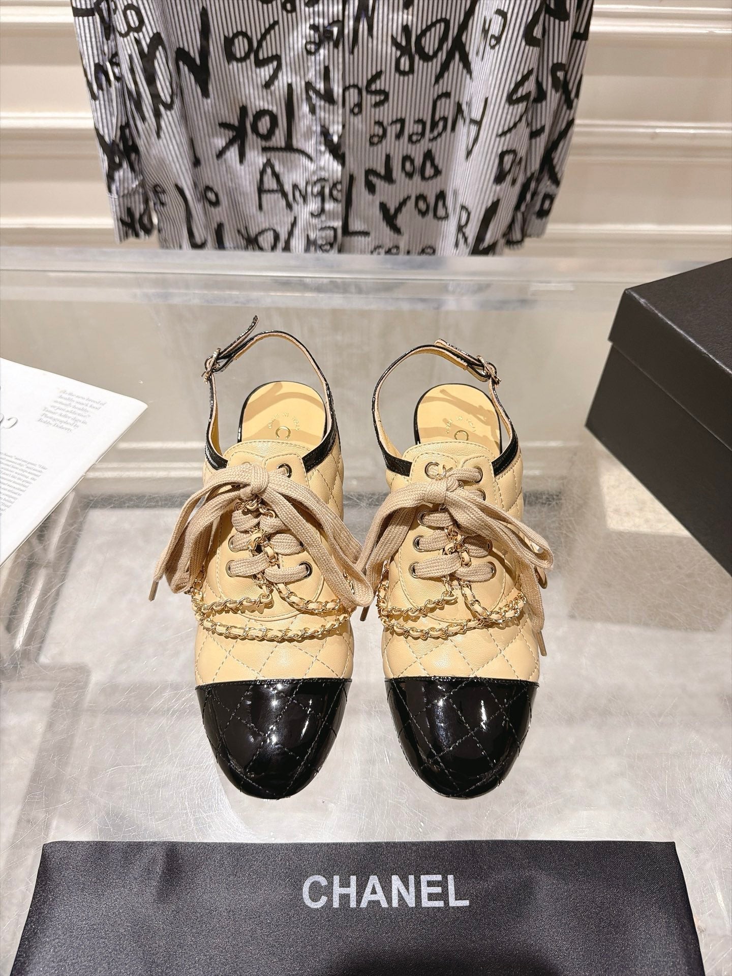 CHANEL 26S SLINGBACK HIGH HEEL SHOES 70 MM IN BEIGE LAMBSKIN AND BLACK PATENT CALFSKIN