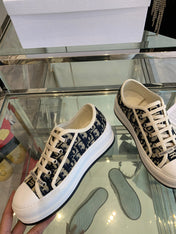 WALK'N PLATFORM SNEAKER IN BLACK MIX CAMEL BROWN EMBROIDERY ICONIC PATTERNS FABRIC