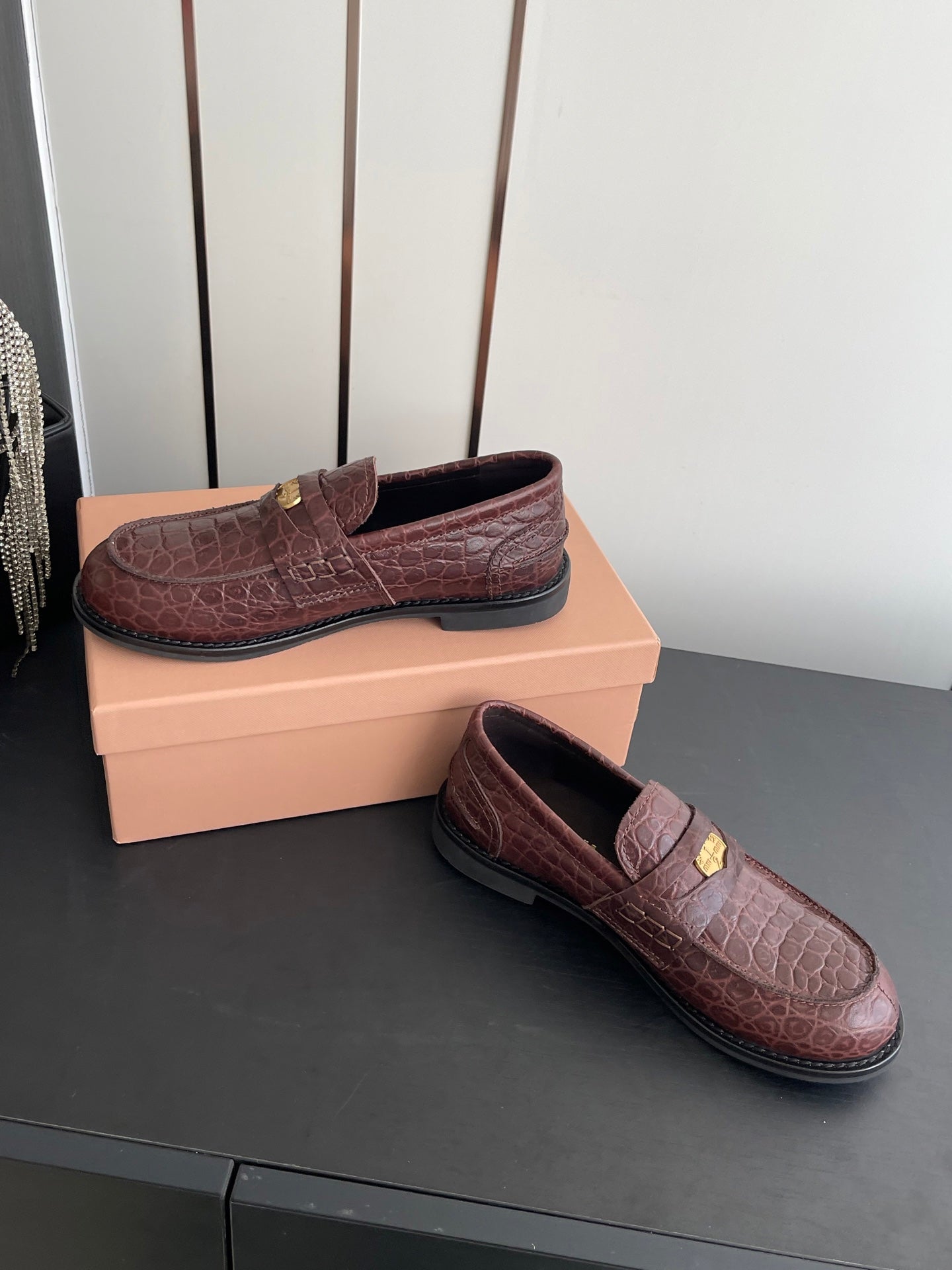 MIUMIU 26S PENNY LOAFERS IN DARK MAHOGANY BROWN CALFSKIN CROCODILE EMBOSSING