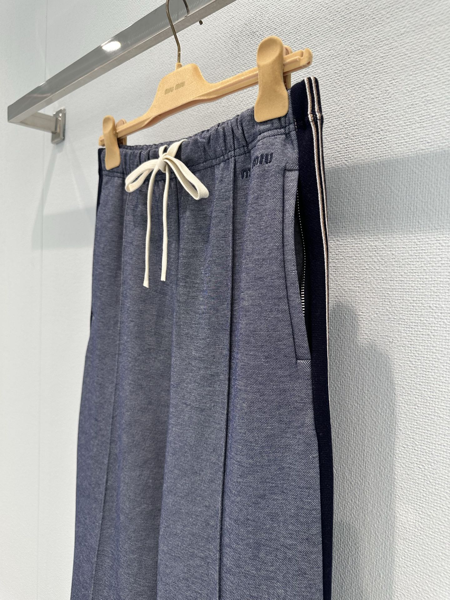 MIUMIU STRAIGHT-LEG PANTS STYLE 556