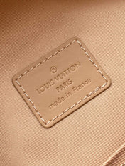 LV 25S TAKEOFF BACKPACK 43 IN BEIGE CALFSKIN