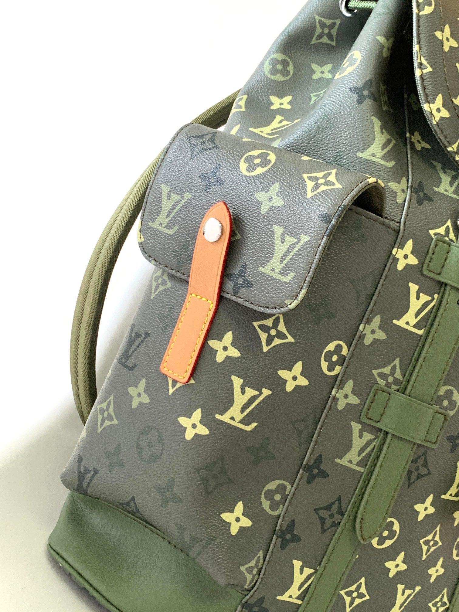 LV 25S CHRISTOPHER BACKPACK 48 IN ARMY GREEN CALFSKIN SILVER HARDWARE