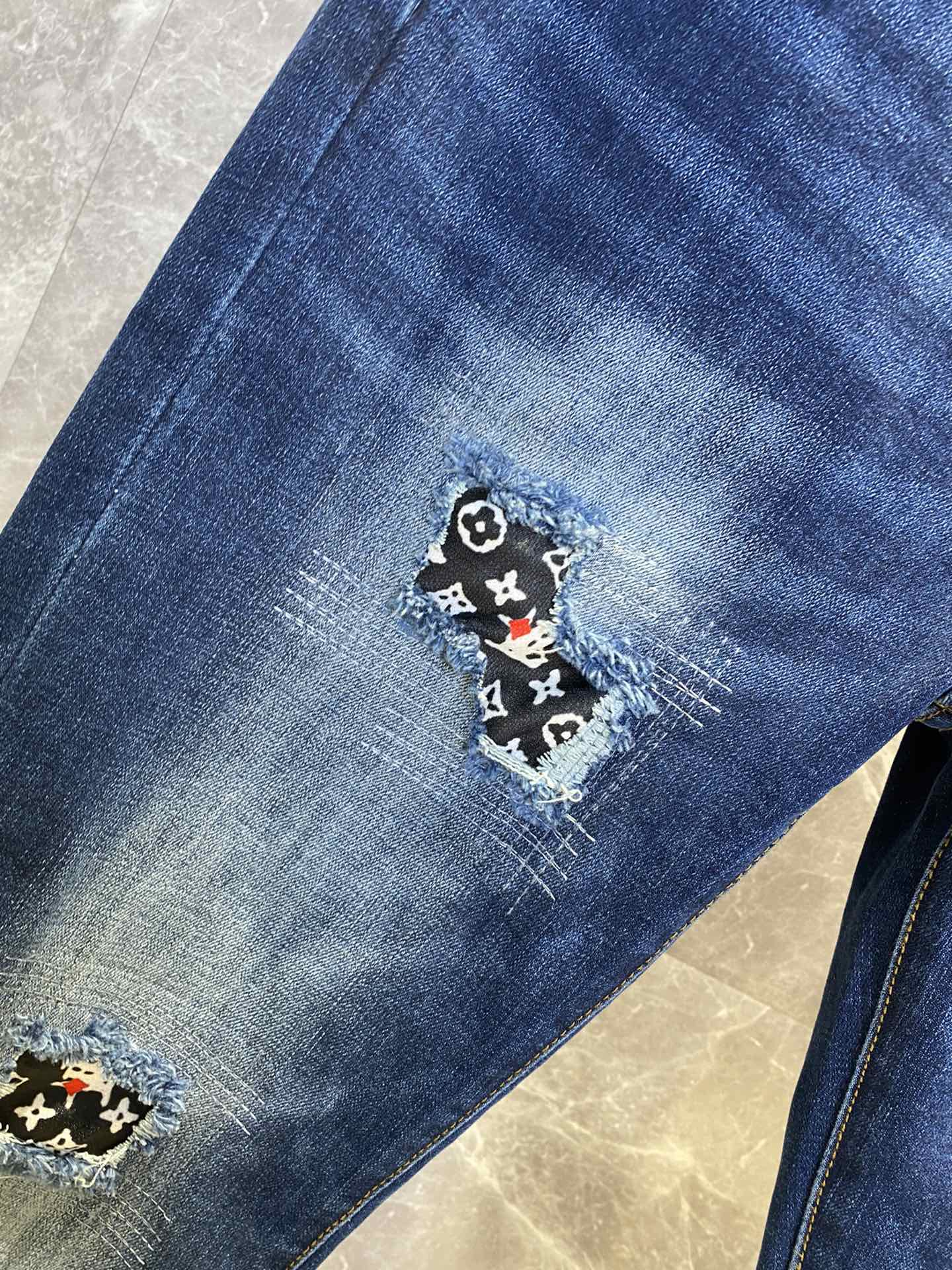 LV BLUE DENIM JEAN 239576