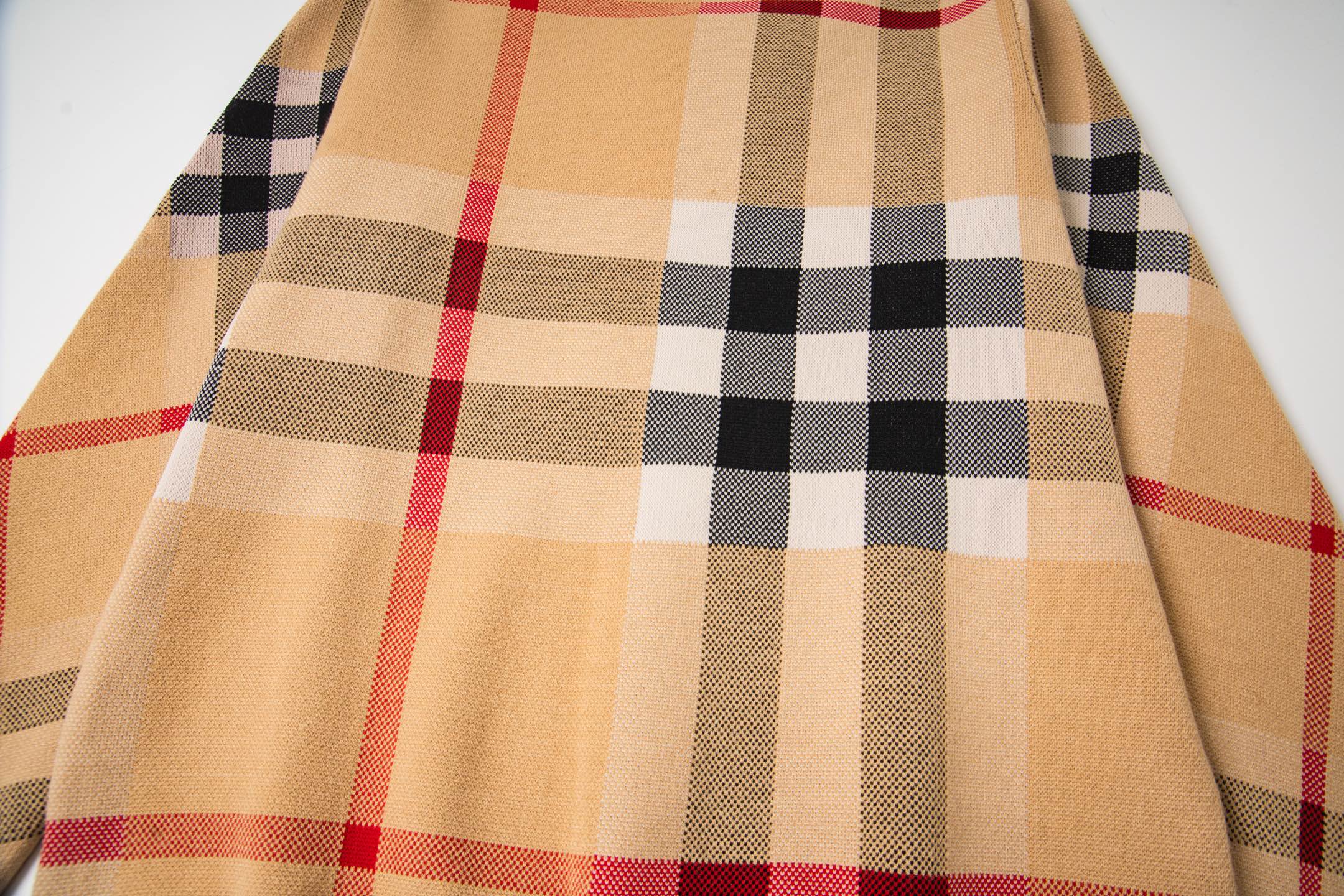 BURBERRY 26S SWEATER 371