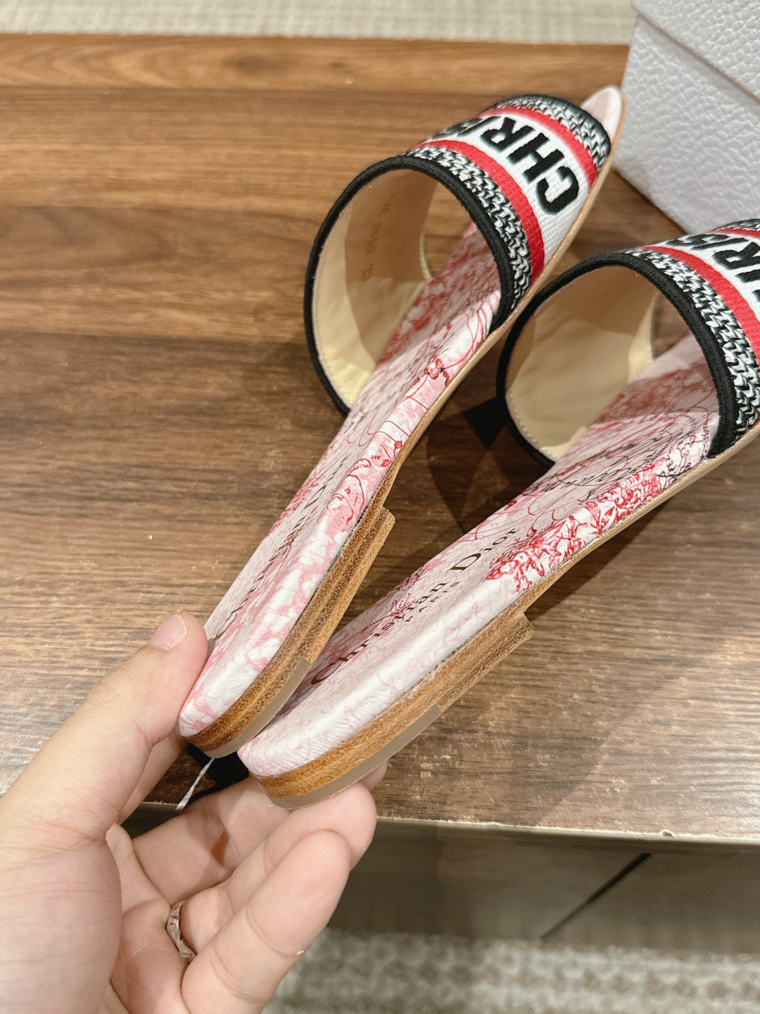 DIOR 26S SLIDE SANDALS IN RED TOILE PRINT LOGO STRAP