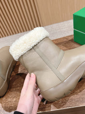 SNAP ANKLE BOOT IN KHAKI BROWN LAMBSKIN AND SHEARLING LINING