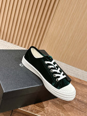 CONVERSE SNEAKER IN DARK GREEN VELVET