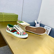 GG TENNIS 1977 TRAINER CANVAS WITH ANIMALS MOTIF